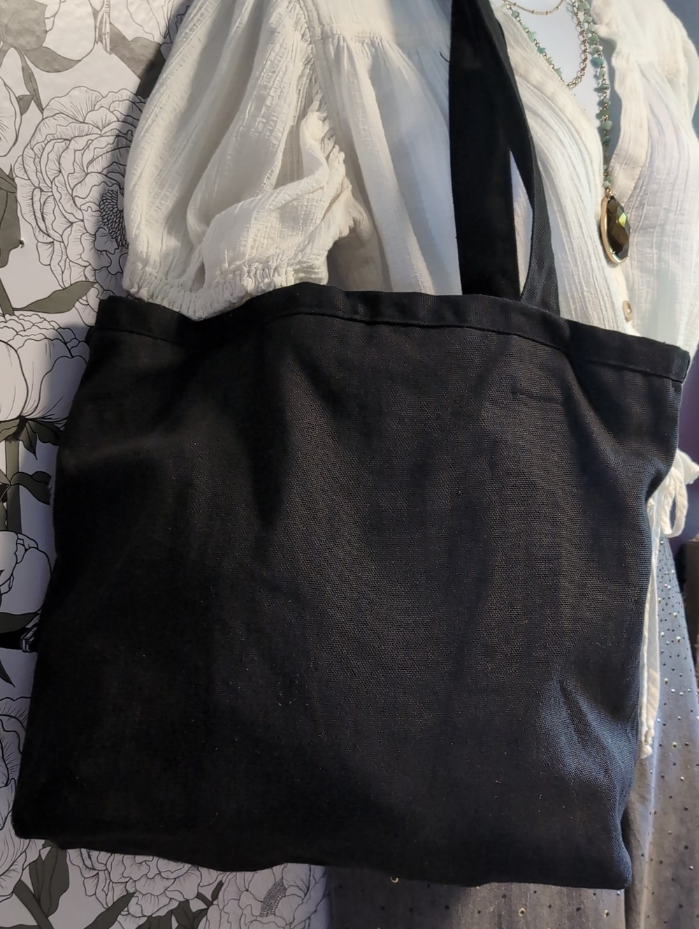 Ruffled Black Canvas Tote Bag - Women - Picture 4 of 6